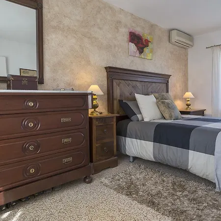 Casa En Zona Residencial Tranquila